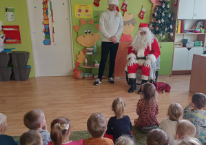 Spotkanie3-latków z Mikołajem
